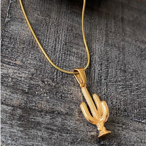 NEW Gold Cactus Pendant Layering Necklace - Picture 2 of 15